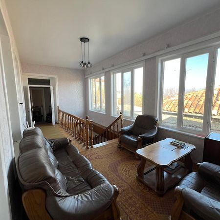 Guesthouse Lilia &Wine Celler Telavi Ngoại thất bức ảnh