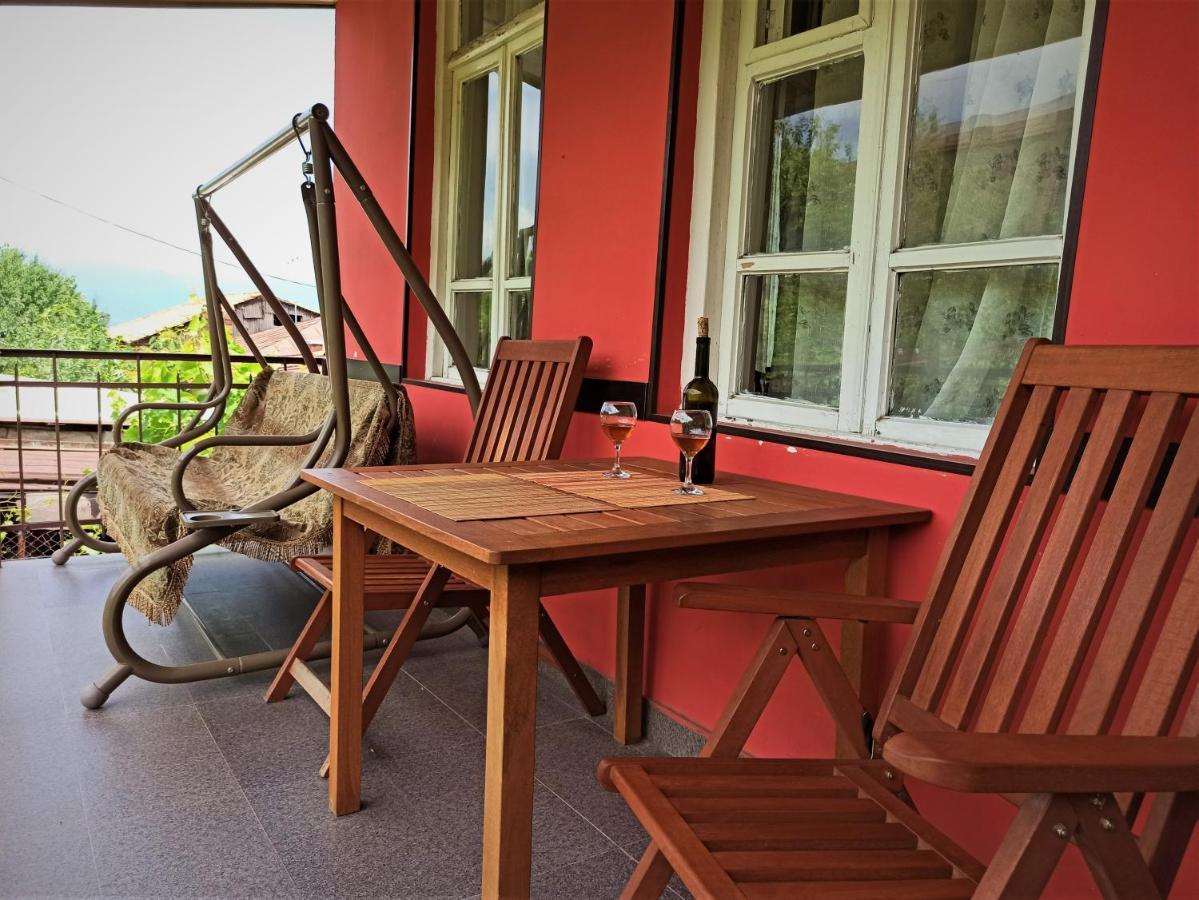 Guesthouse Lilia &Wine Celler Telavi Ngoại thất bức ảnh