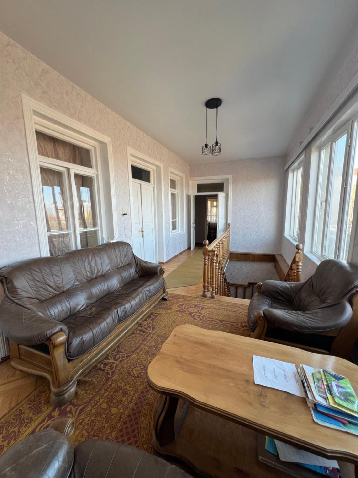 Guesthouse Lilia &Wine Celler Telavi Ngoại thất bức ảnh