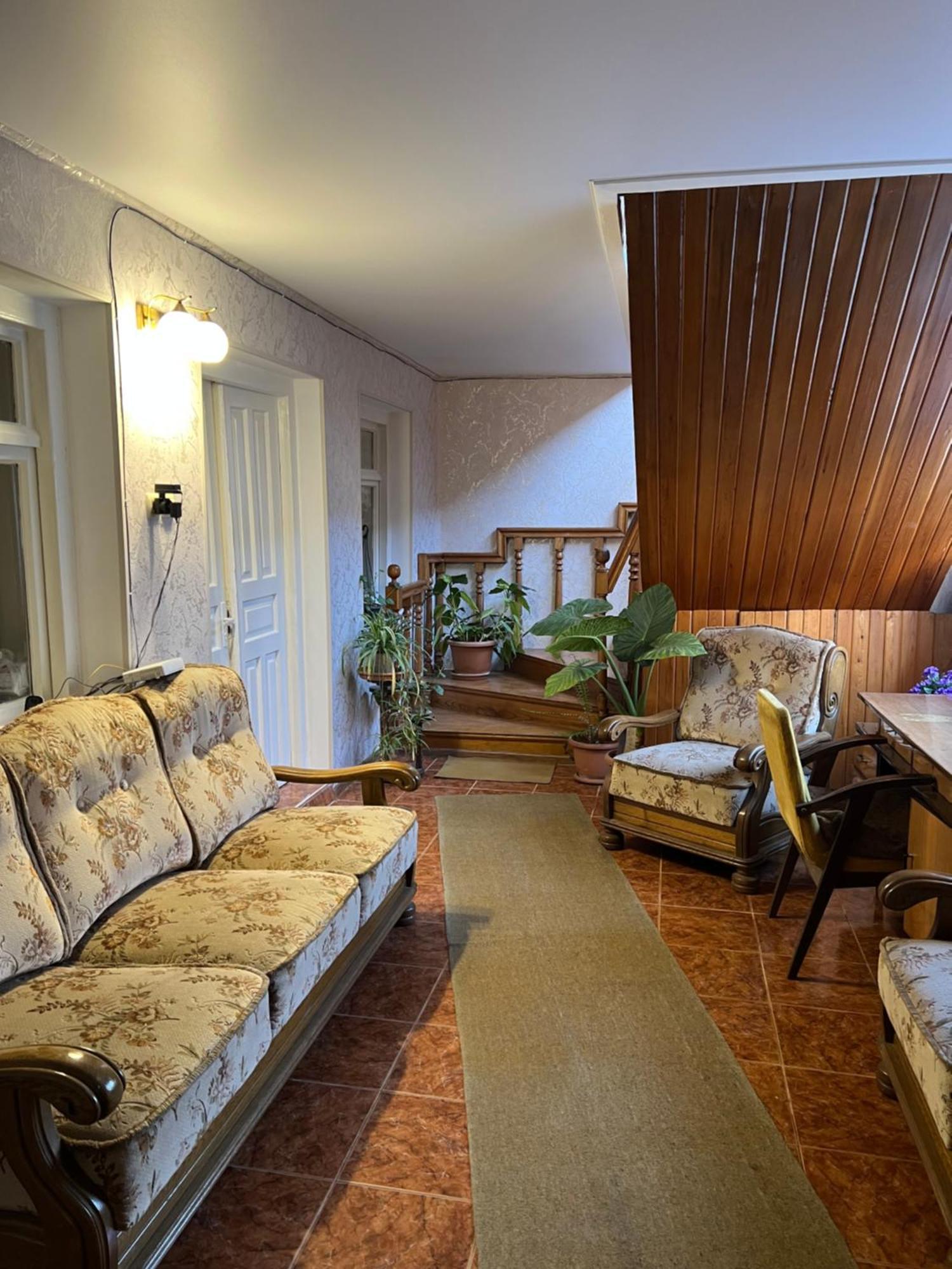 Guesthouse Lilia &Wine Celler Telavi Ngoại thất bức ảnh