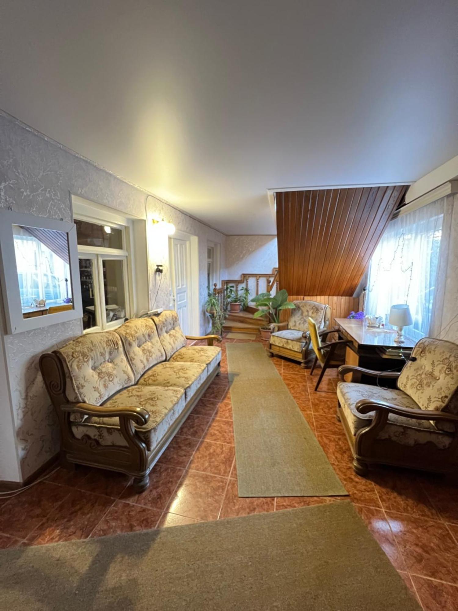 Guesthouse Lilia &Wine Celler Telavi Ngoại thất bức ảnh